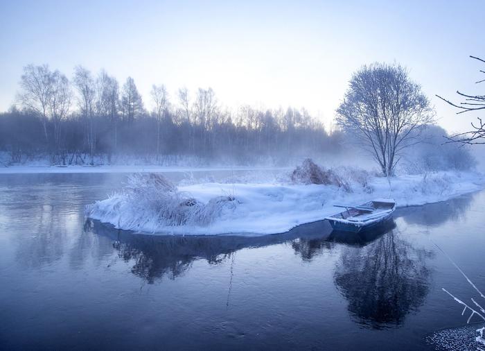 2023年12月21日，黑龙江伊春，红星大平台库尔滨水库雾凇美景如画。IC photo 资料图